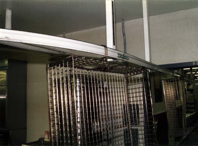 Monoflo� is a light weight conveyor system that uses a rotating cable.