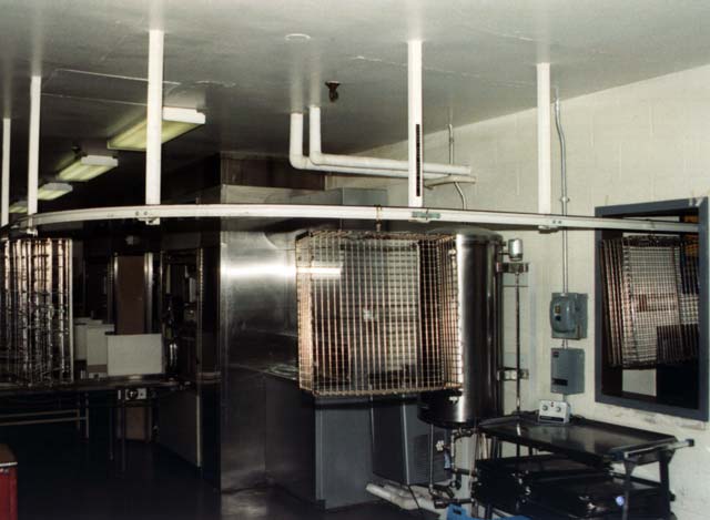 Monoflo's rotating cable has no return loop and it is fast and easy to install.