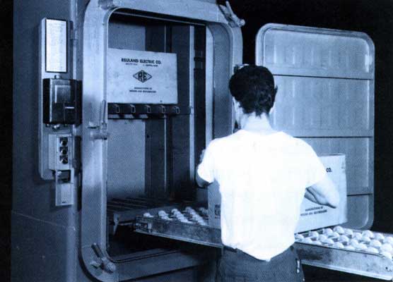 Here the Vertiflo� is being loaded manually.