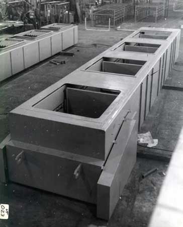 Here is an integral trunk Vertiflo� without the doors.