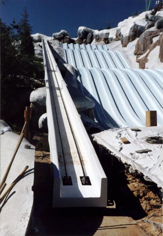 This picture shows the bottom view of the Zipflo Mat Mover.