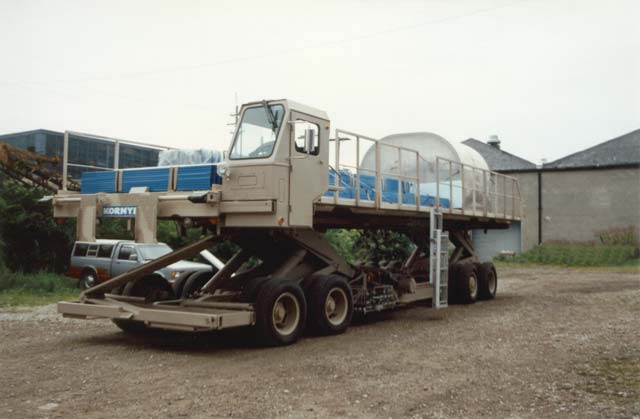 Partially extended 40K loader.